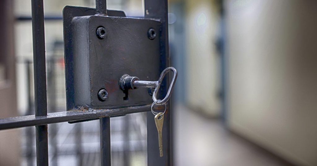 8 Ways to Help Formerly Incarcerated Citizens Reenter Society