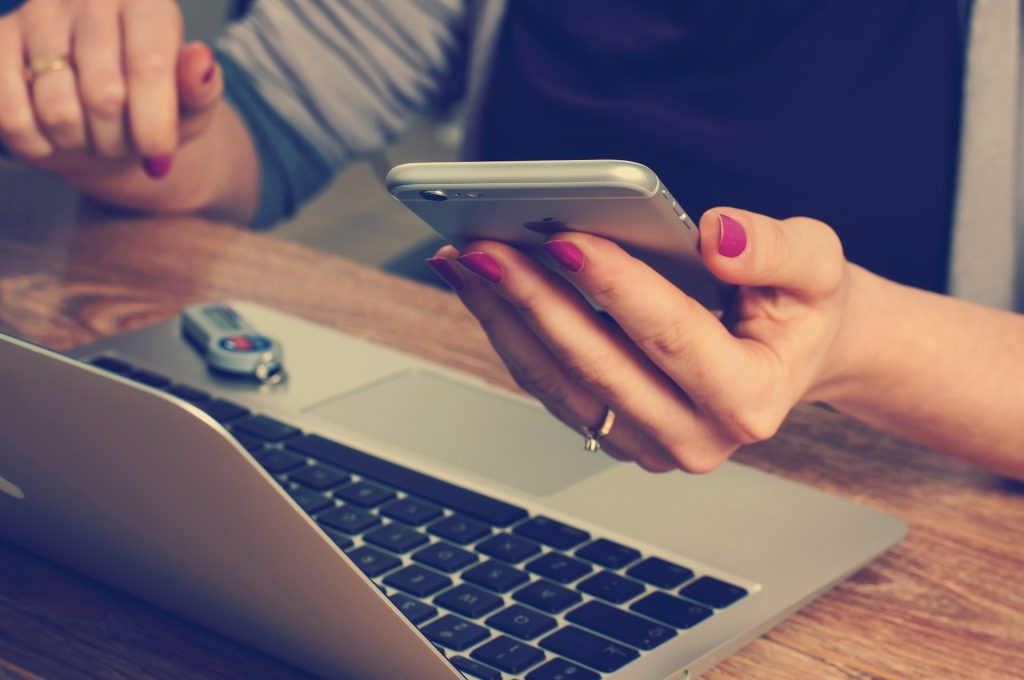 Survey Reveals Mobile Preferences Massively Impact Dating