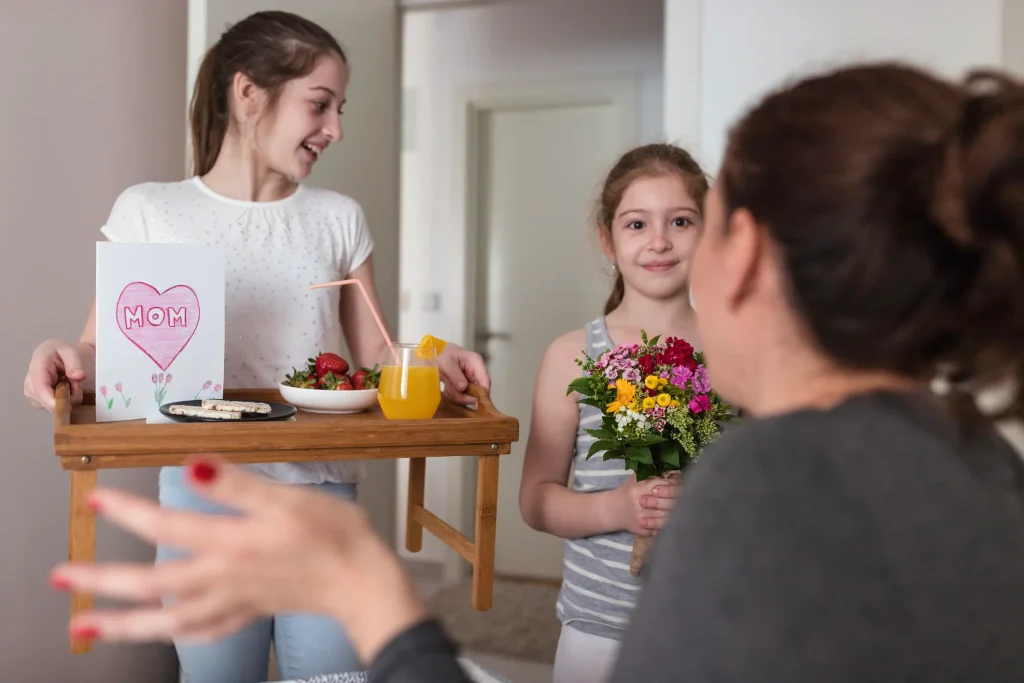 5 Ways to Show Your Love on Mother’s Day 5 Ways to Show Your Love on Mother's Day