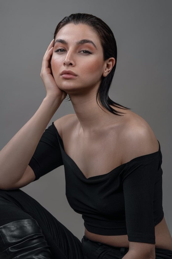 Let Them Walk Away. The Feminine Art of Non-Negotiable Boundaries