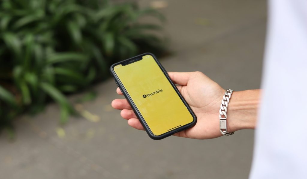 Bumble Releases AI Profile and Photo Feedback Tools